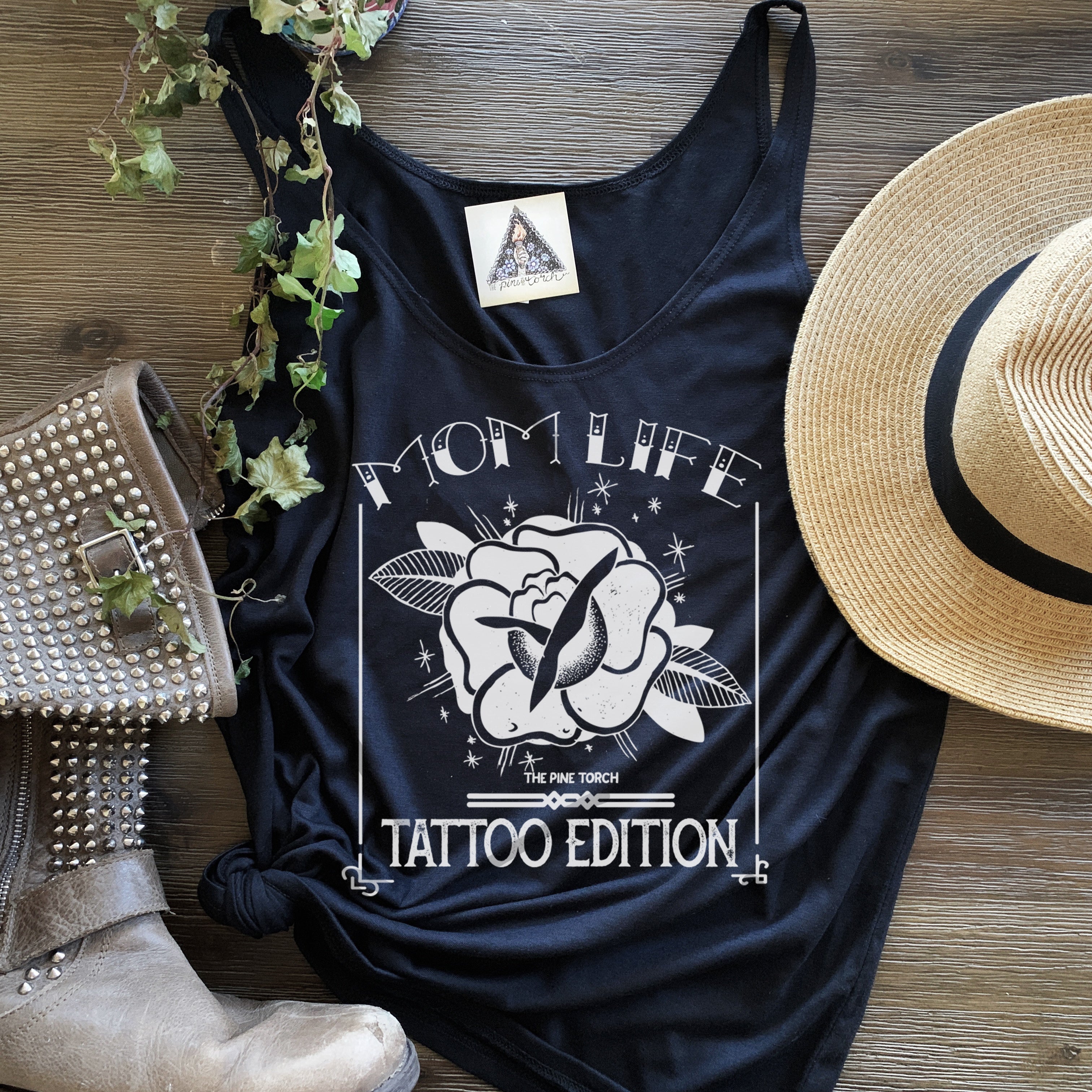 « MOM LIFE - TATTOO EDITION » WOMEN'S SLOUCHY TANK