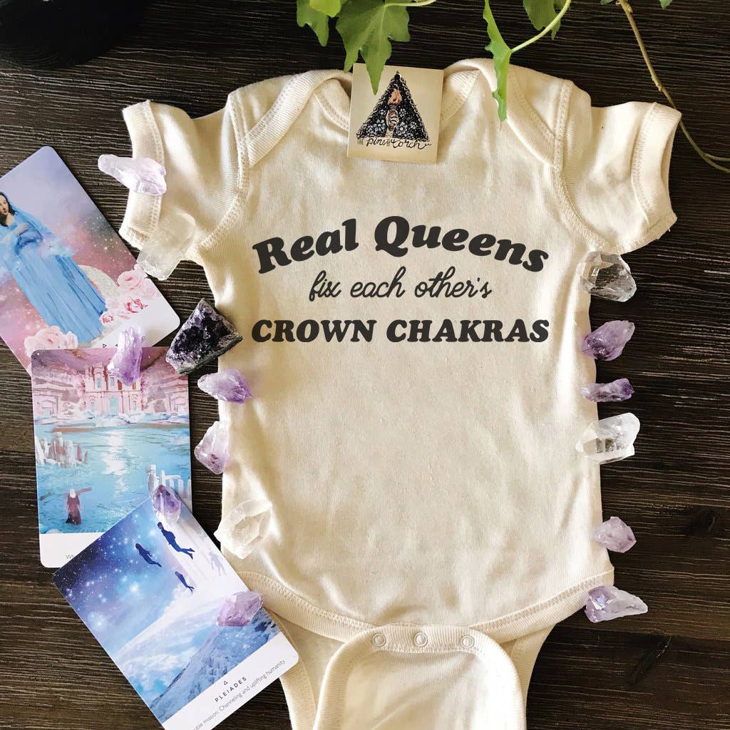 « REAL QUEENS FIX EACH OTHER'S CROWN CHAKRAS » BODYSUIT