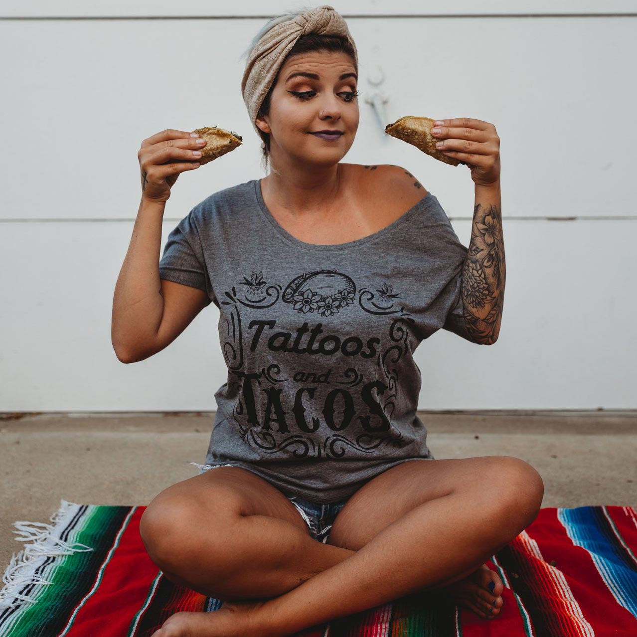 « TATTOOS AND TACOS » SLOUCHY TEE