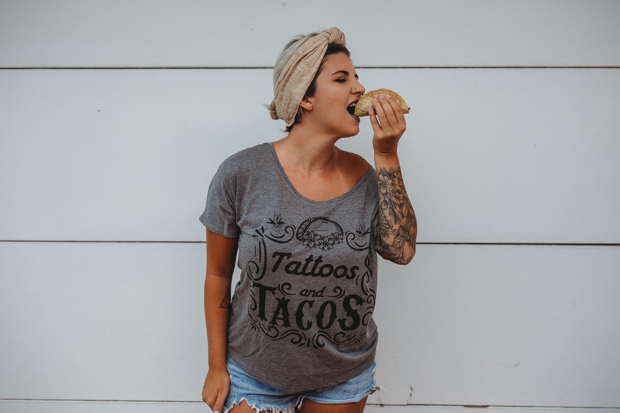 « TATTOOS AND TACOS » SLOUCHY TEE