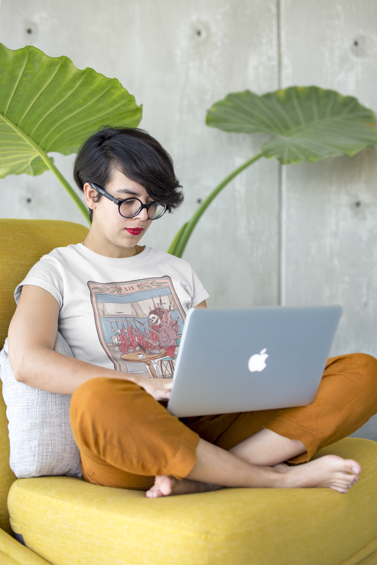 « THE ZOOM MEETING » SLOUCHY OR UNISEX TEE