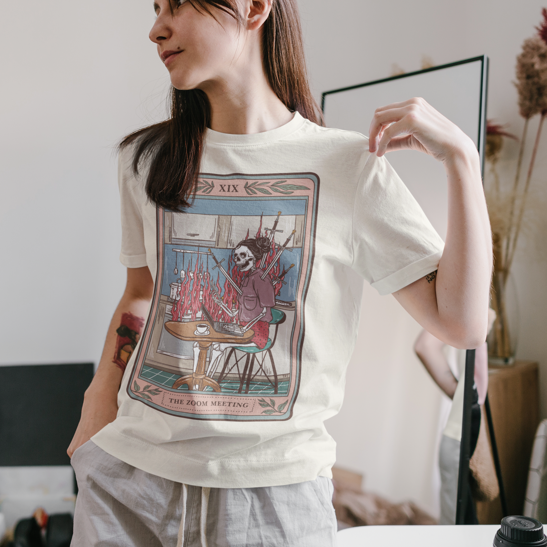 « THE ZOOM MEETING » SLOUCHY OR UNISEX TEE